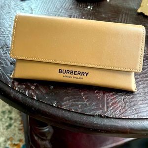 Woman Burberry Sunglasses